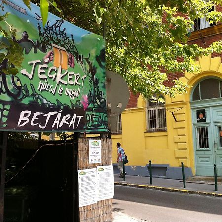 Season Hostel 2 Budapest Eksteriør billede