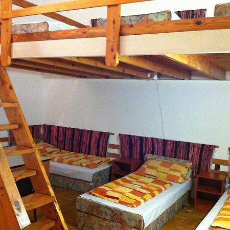 Season Hostel 2 Budapest Eksteriør billede