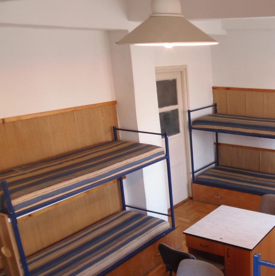 Season Hostel 2 Budapest Eksteriør billede