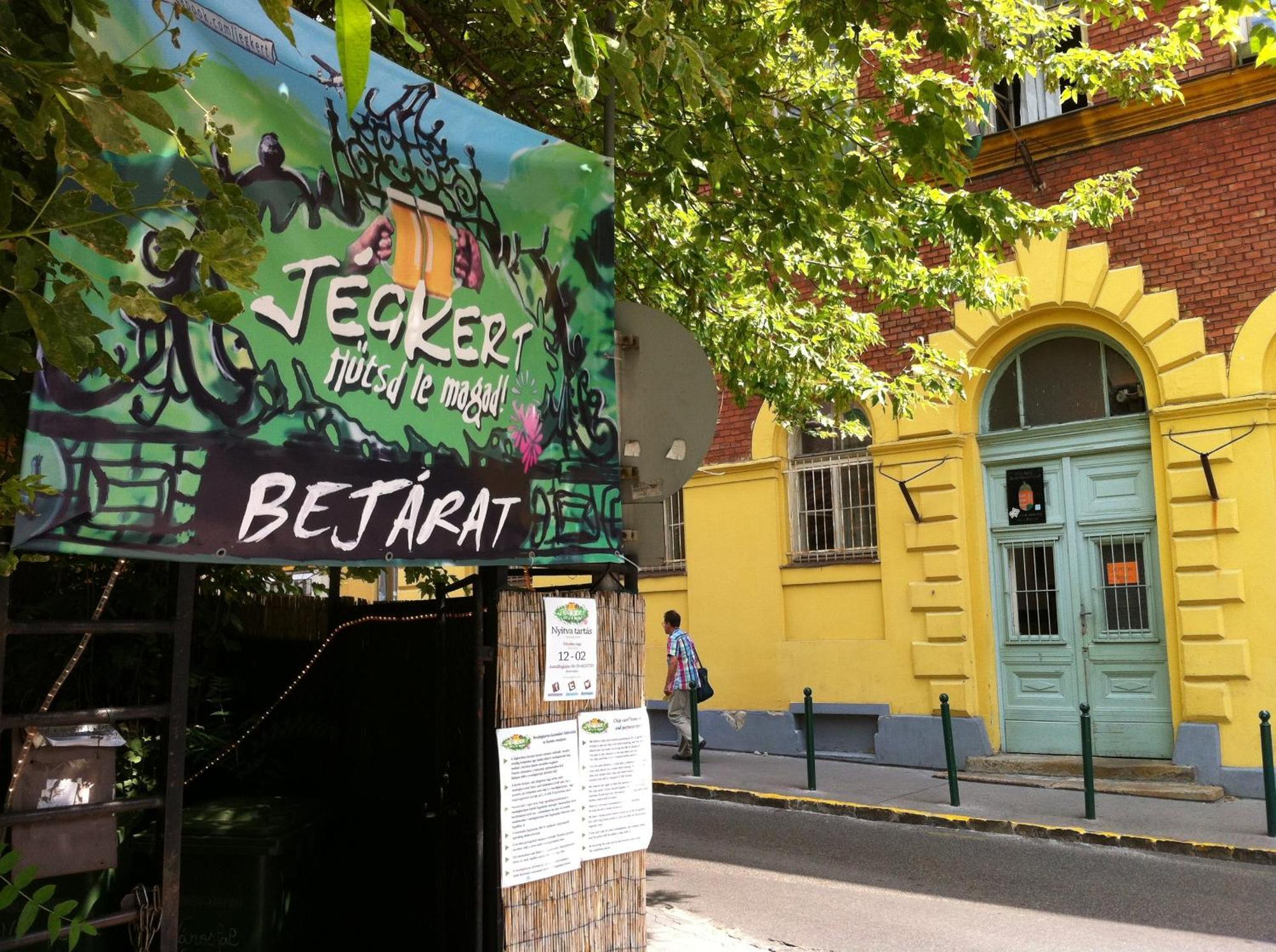 Season Hostel 2 Budapest Eksteriør billede