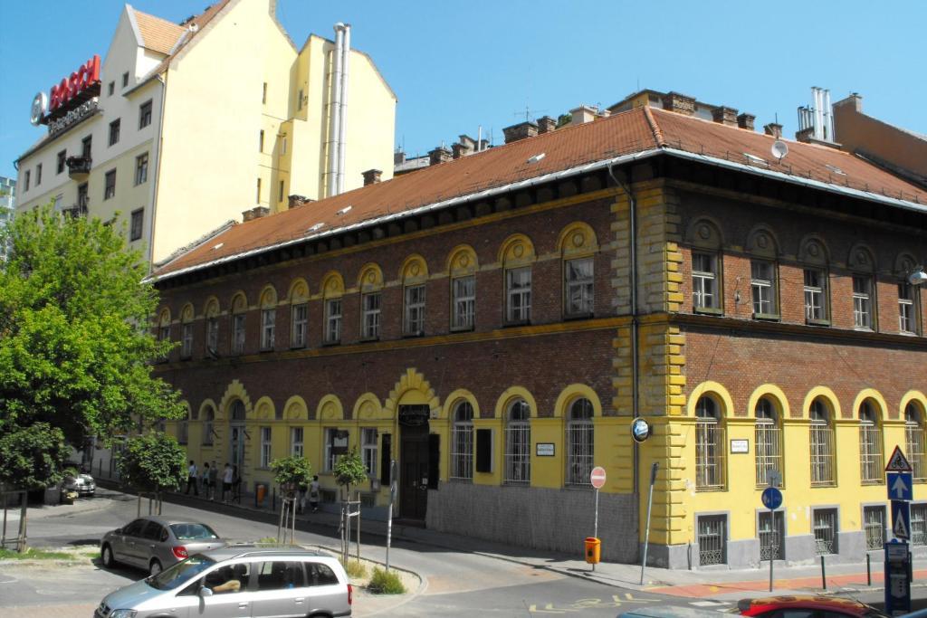 Season Hostel 2 Budapest Eksteriør billede